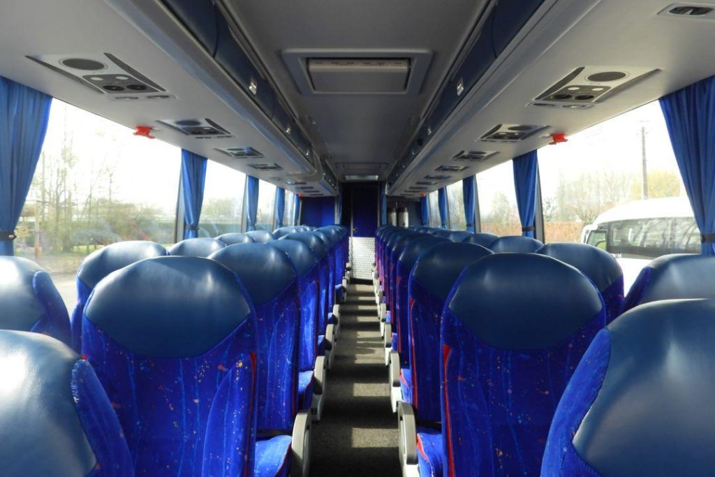 Busreizen vanuit West-Vlaanderen als milieubewuste vervoersoptie met comfortabele autocar